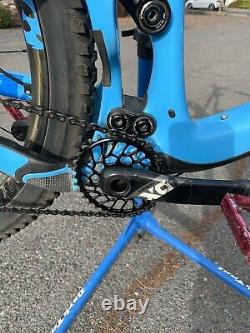 Pivot Switchblade Large XO1 Eagle Carbon Wheels