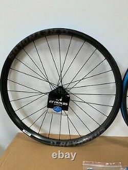 REYNOLDS BLACKLABEL Industry Nine Carbon Tubeless Wheelset 27.5 PLUS SUPERBOOST