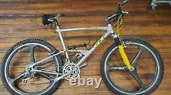 Vintage GT Team RTS Mountain Bike 90s MTB XTR Spin Carbon Wheels + Extras