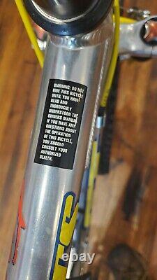 Vintage GT Team RTS Mountain Bike 90s MTB XTR Spin Carbon Wheels + Extras