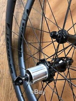 Vision Metron 40 Road Bicycle Carbon Wheelset 700c, rim brake. 11s 700C